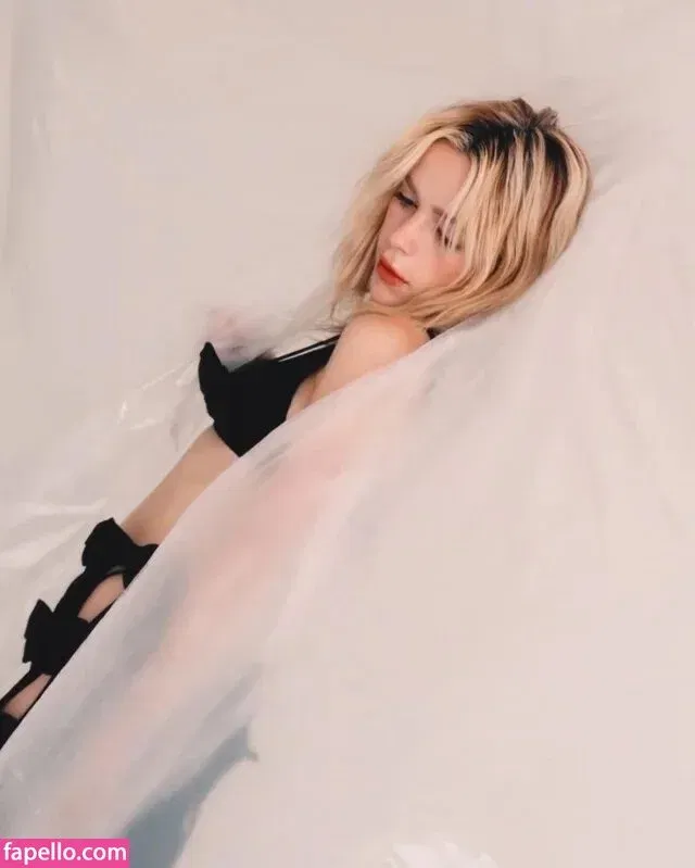 AdventuresSabrina / Kiernan Shipka / kiernanshipka Onlyfans Photo Gallery 