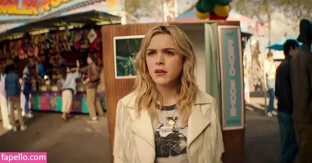 AdventuresSabrina / Kiernan Shipka / kiernanshipka Onlyfans Photo Gallery 