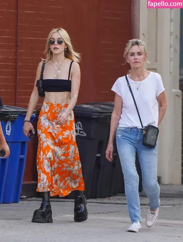 AdventuresSabrina / Kiernan Shipka / kiernanshipka Onlyfans Photo Gallery 