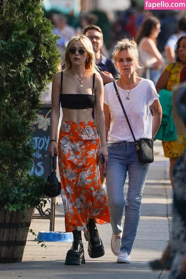 AdventuresSabrina / Kiernan Shipka / kiernanshipka Onlyfans Photo Gallery 