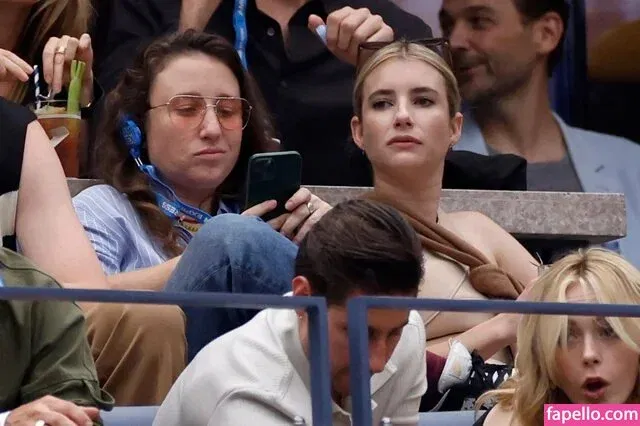 AdventuresSabrina / Kiernan Shipka / kiernanshipka Onlyfans Photo Gallery 