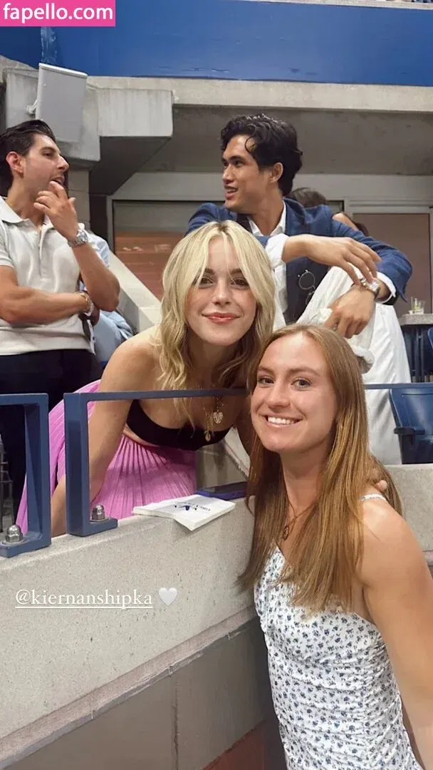 AdventuresSabrina / Kiernan Shipka / kiernanshipka Onlyfans Photo Gallery 