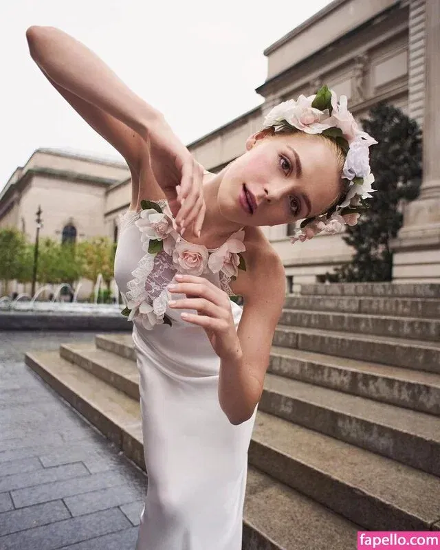 AdventuresSabrina / Kiernan Shipka / kiernanshipka Onlyfans Photo Gallery 