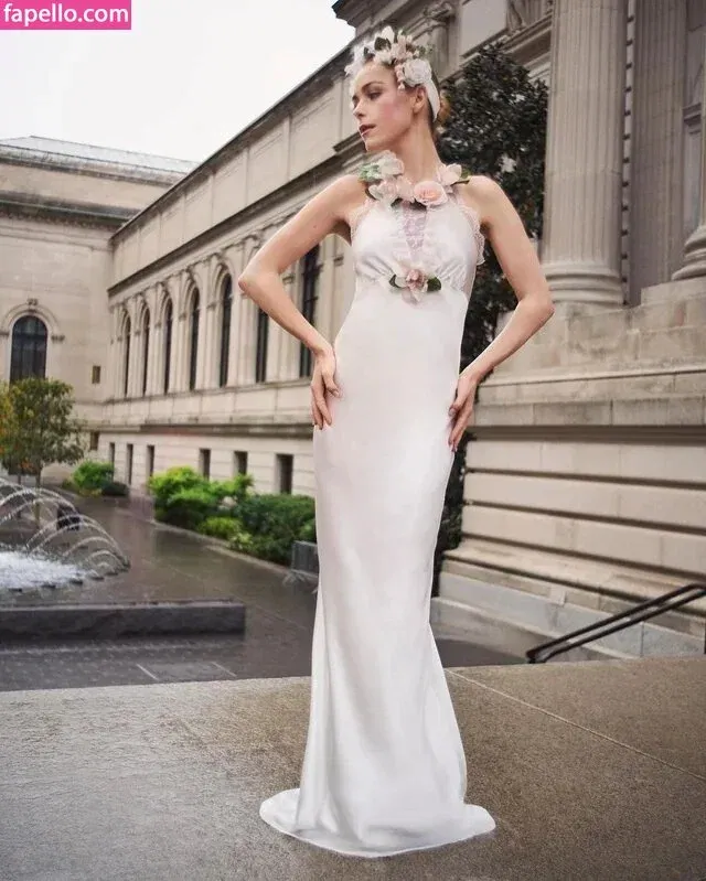 AdventuresSabrina / Kiernan Shipka / kiernanshipka Onlyfans Photo Gallery 