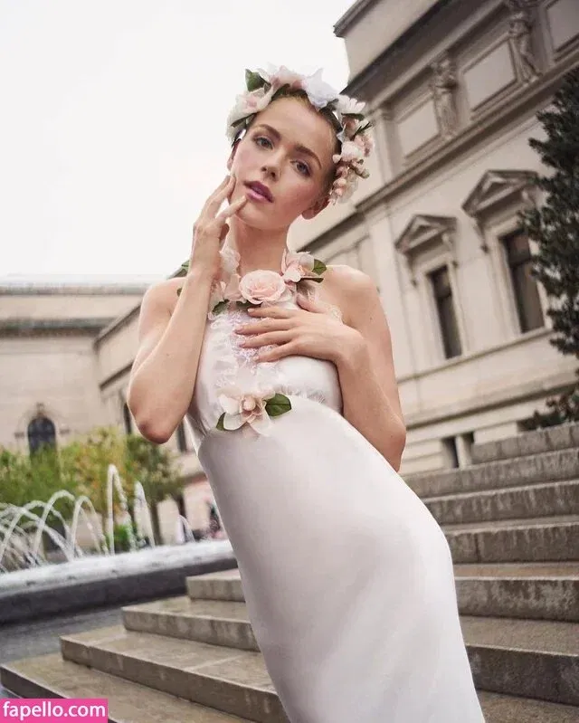 AdventuresSabrina / Kiernan Shipka / kiernanshipka Onlyfans Photo Gallery 