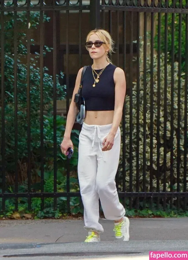 AdventuresSabrina / Kiernan Shipka / kiernanshipka Onlyfans Photo Gallery 