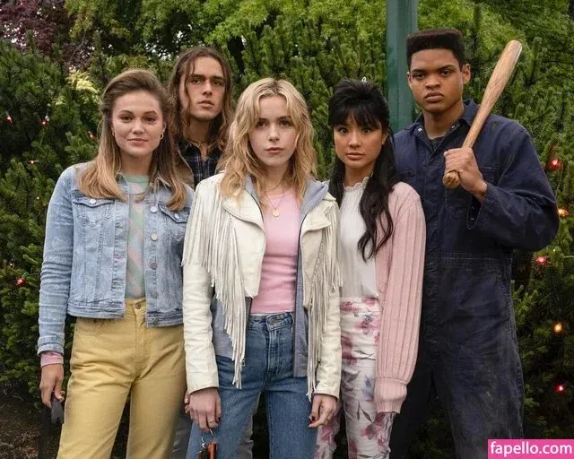 AdventuresSabrina / Kiernan Shipka / kiernanshipka Onlyfans Photo Gallery 