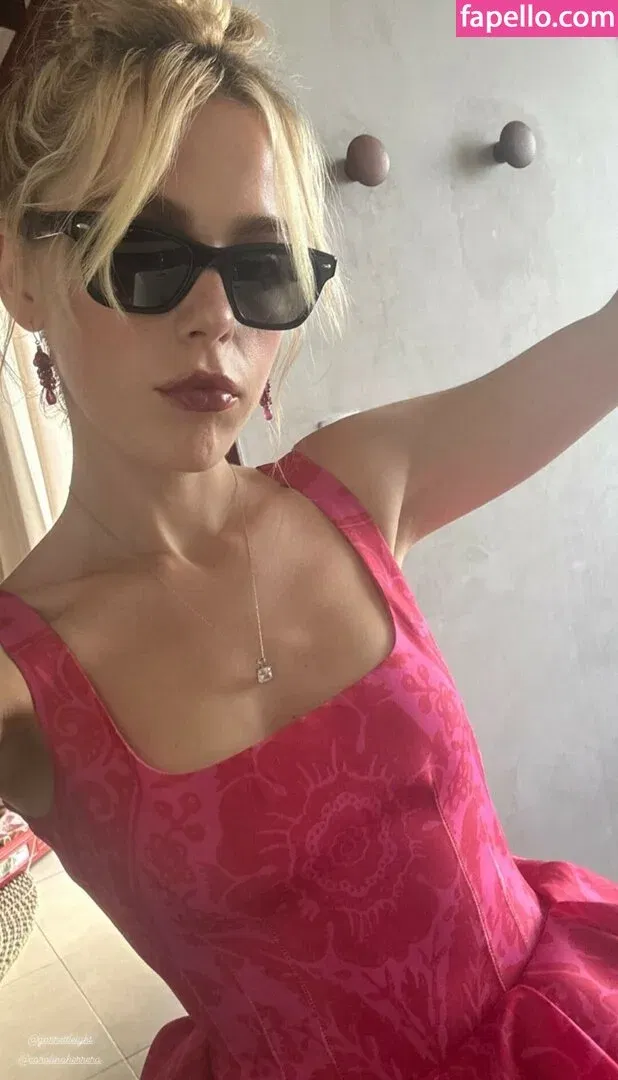 AdventuresSabrina / Kiernan Shipka / kiernanshipka Onlyfans Photo Gallery 