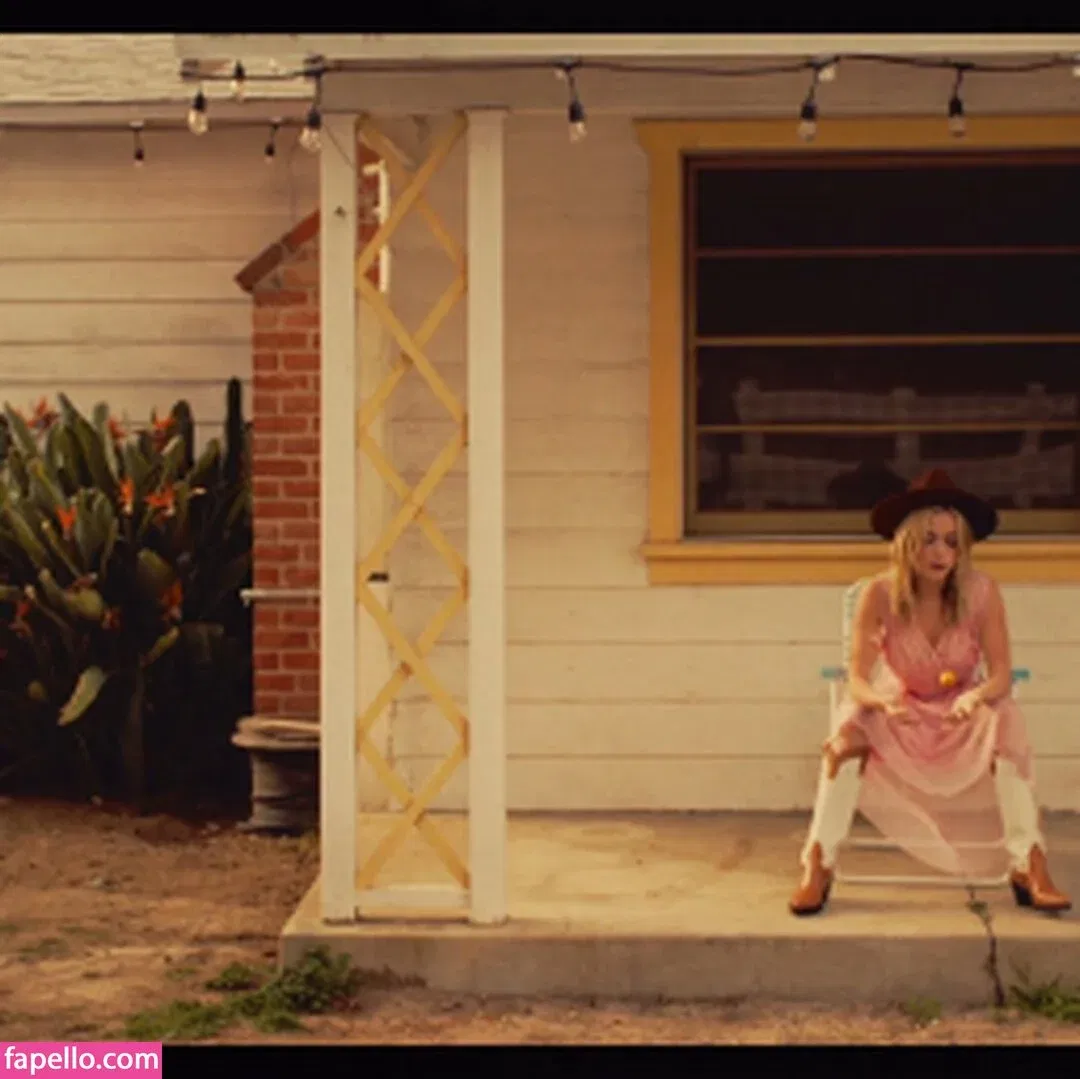 AdventuresSabrina / Kiernan Shipka / kiernanshipka Onlyfans Photo Gallery 