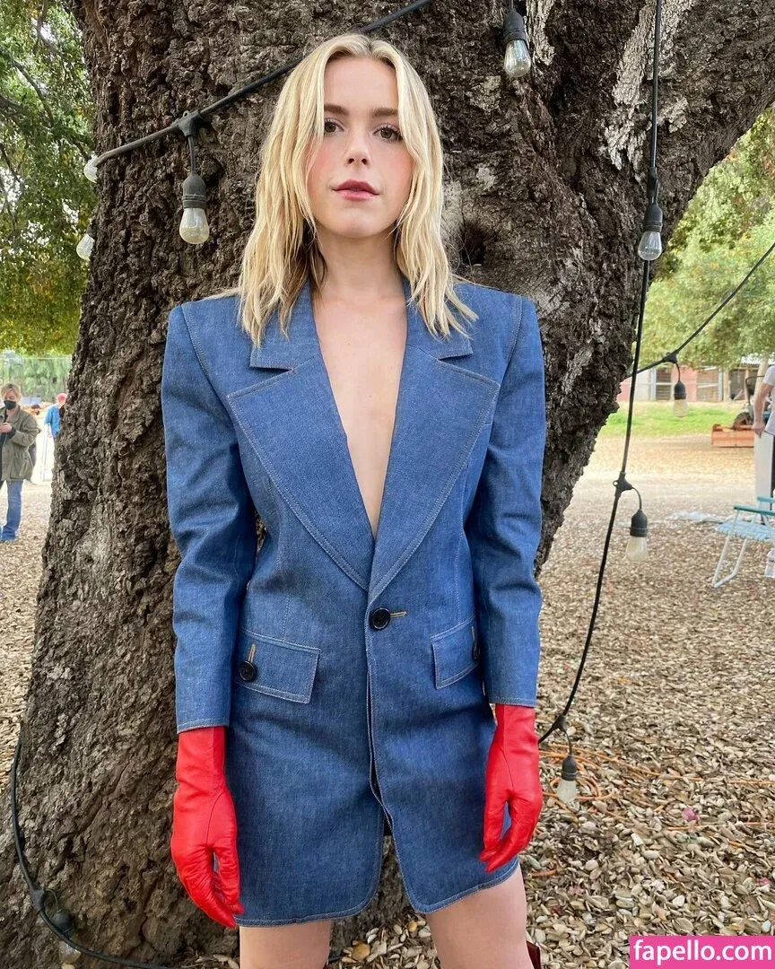 AdventuresSabrina / Kiernan Shipka / kiernanshipka Onlyfans Photo Gallery 
