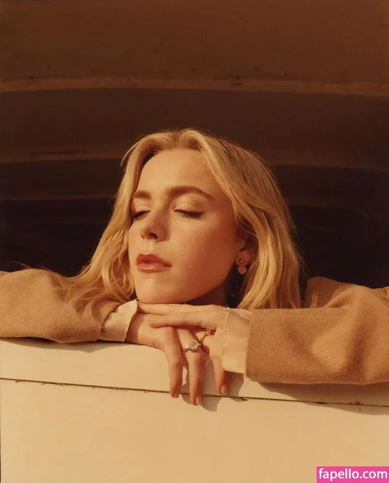 AdventuresSabrina / Kiernan Shipka / kiernanshipka Onlyfans Photo Gallery 