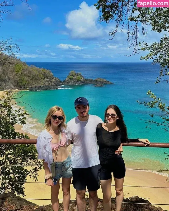 AdventuresSabrina / Kiernan Shipka / kiernanshipka Onlyfans Photo Gallery 