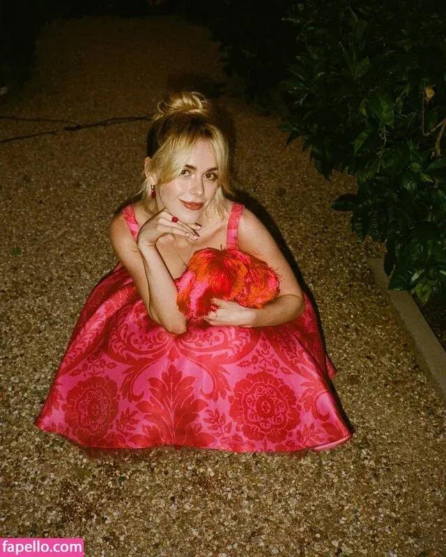 AdventuresSabrina / Kiernan Shipka / kiernanshipka Onlyfans Photo Gallery 