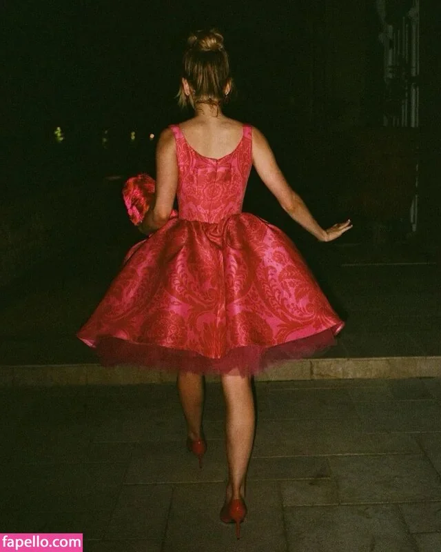 AdventuresSabrina / Kiernan Shipka / kiernanshipka Onlyfans Photo Gallery 