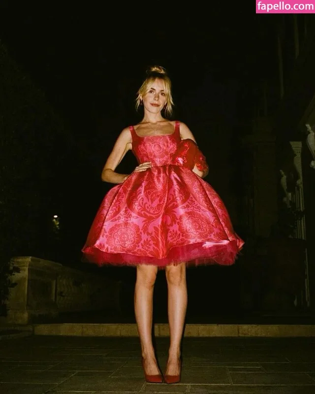 AdventuresSabrina / Kiernan Shipka / kiernanshipka Onlyfans Photo Gallery 