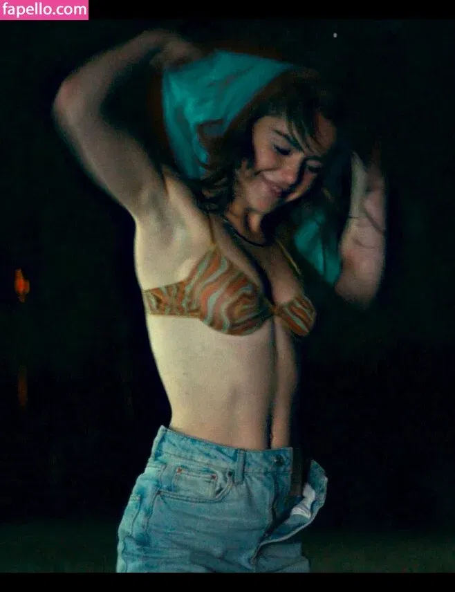 AdventuresSabrina / Kiernan Shipka / kiernanshipka Onlyfans Photo Gallery 