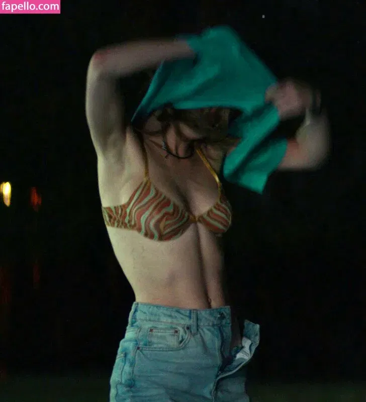 AdventuresSabrina / Kiernan Shipka / kiernanshipka Onlyfans Photo Gallery 