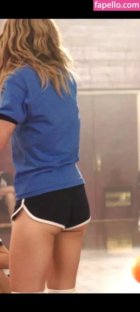 AdventuresSabrina / Kiernan Shipka / kiernanshipka Onlyfans Photo Gallery 