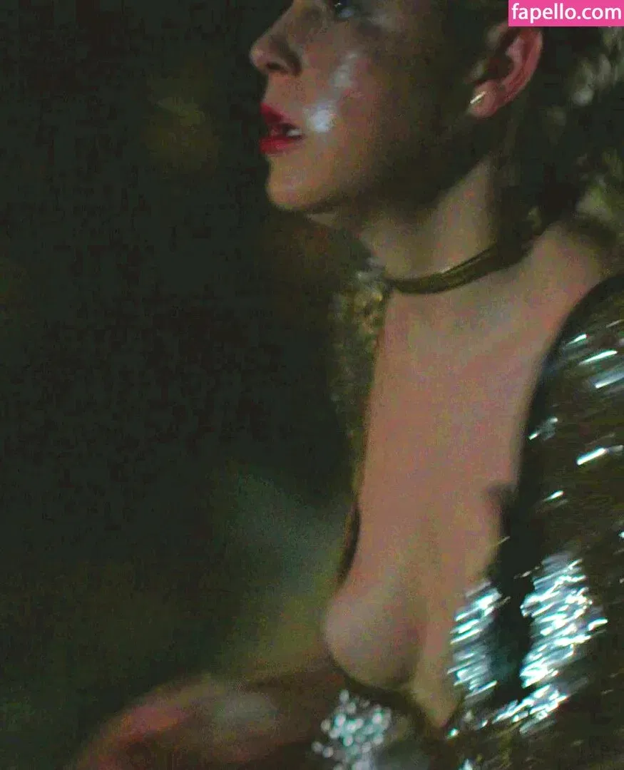 AdventuresSabrina / Kiernan Shipka / kiernanshipka Onlyfans Photo Gallery 