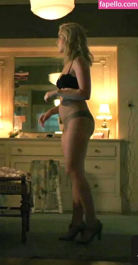 AdventuresSabrina / Kiernan Shipka / kiernanshipka Onlyfans Photo Gallery 