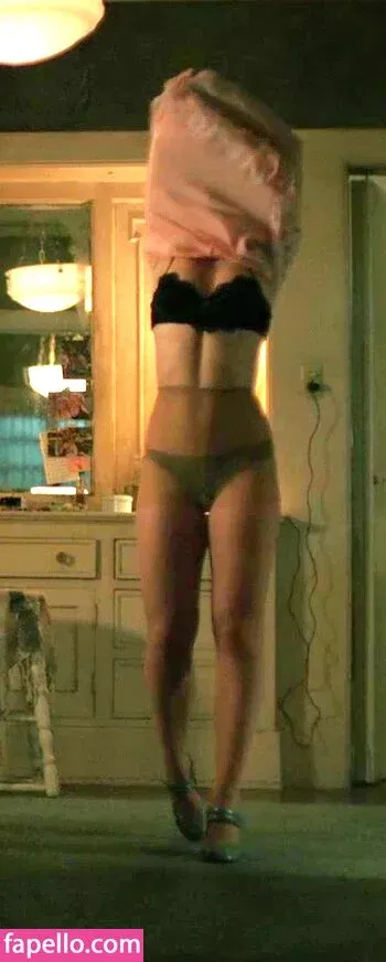 AdventuresSabrina / Kiernan Shipka / kiernanshipka Onlyfans Photo Gallery 