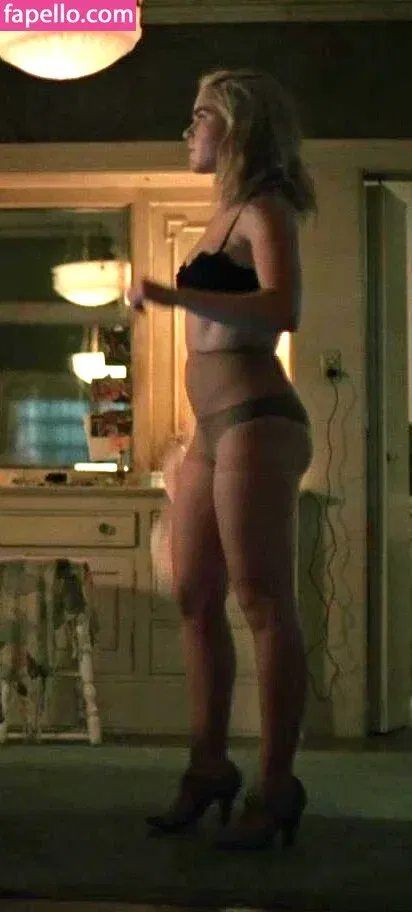 AdventuresSabrina / Kiernan Shipka / kiernanshipka Onlyfans Photo Gallery 