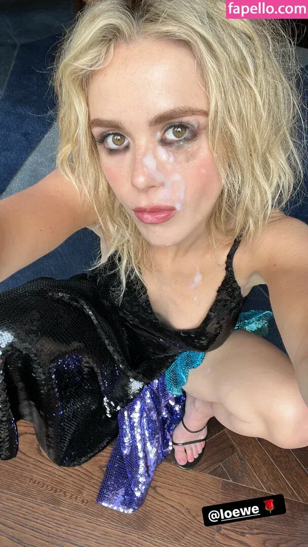 AdventuresSabrina / Kiernan Shipka / kiernanshipka Onlyfans Photo Gallery 