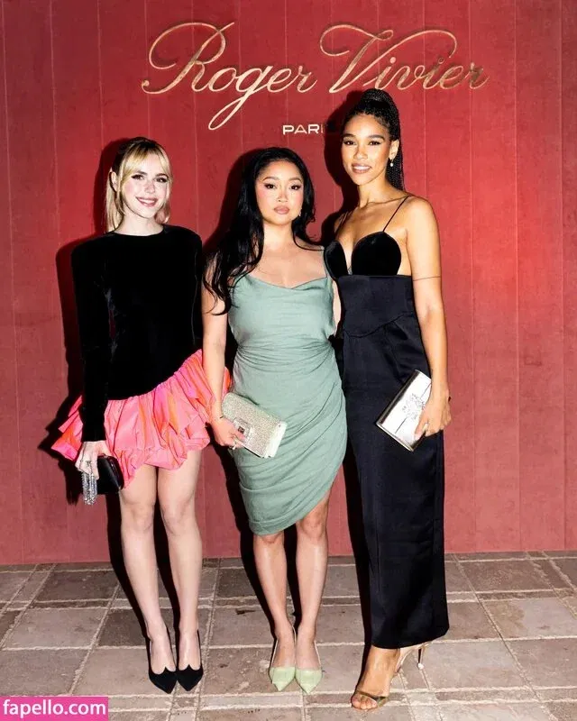 AdventuresSabrina / Kiernan Shipka / kiernanshipka Onlyfans Photo Gallery 