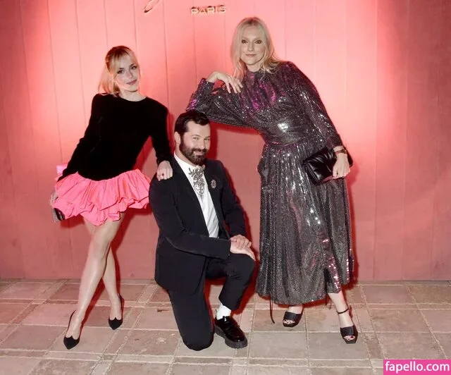 AdventuresSabrina / Kiernan Shipka / kiernanshipka Onlyfans Photo Gallery 