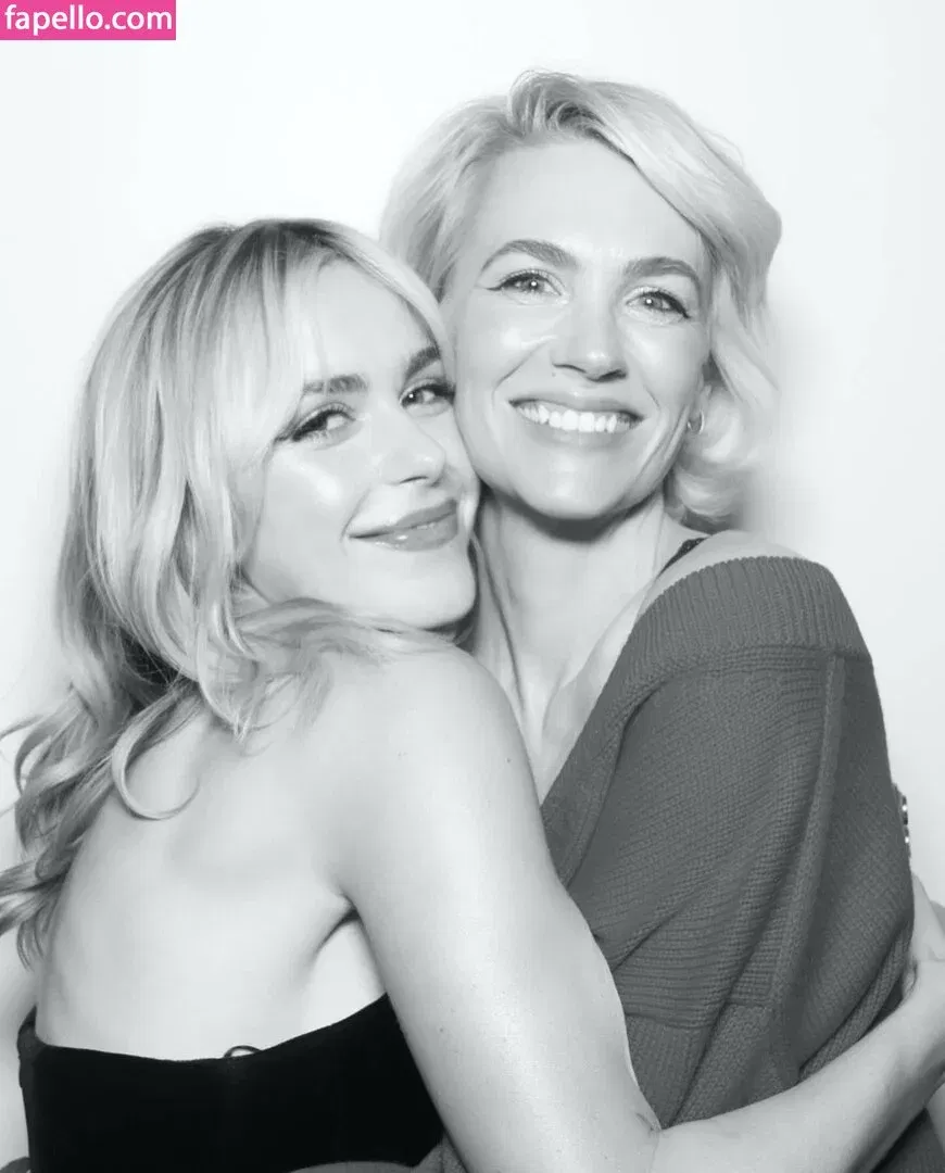 AdventuresSabrina / Kiernan Shipka / kiernanshipka Onlyfans Photo Gallery 