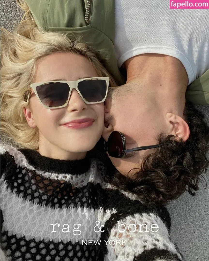 AdventuresSabrina / Kiernan Shipka / kiernanshipka Onlyfans Photo Gallery 