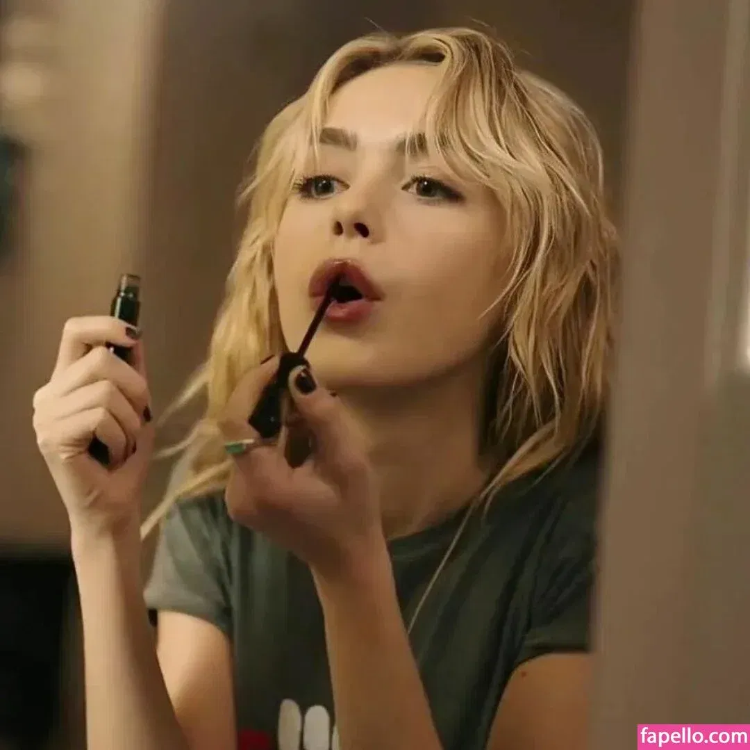 AdventuresSabrina / Kiernan Shipka / kiernanshipka Onlyfans Photo Gallery 