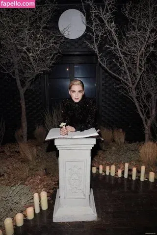 AdventuresSabrina / Kiernan Shipka / kiernanshipka Onlyfans Photo Gallery 