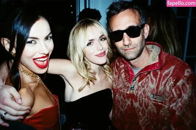 AdventuresSabrina / Kiernan Shipka / kiernanshipka Onlyfans Photo Gallery 