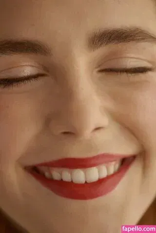 AdventuresSabrina / Kiernan Shipka / kiernanshipka Onlyfans Photo Gallery 