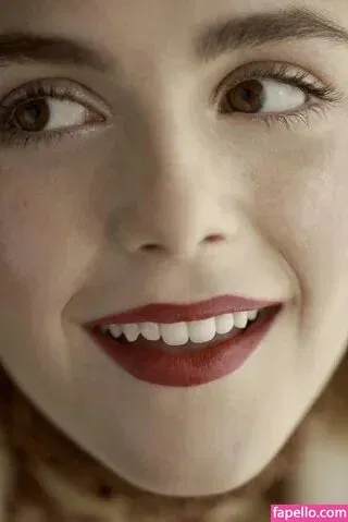 AdventuresSabrina / Kiernan Shipka / kiernanshipka Onlyfans Photo Gallery 