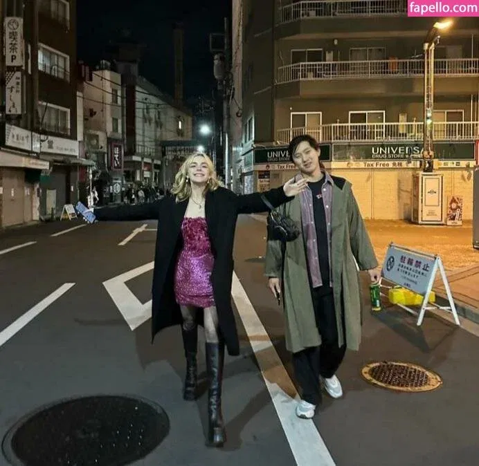 AdventuresSabrina / Kiernan Shipka / kiernanshipka Onlyfans Photo Gallery 