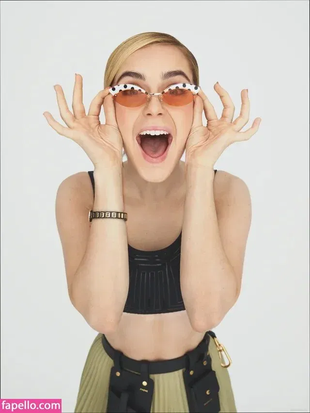 AdventuresSabrina / Kiernan Shipka / kiernanshipka Onlyfans Photo Gallery 