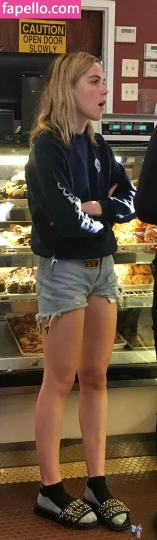 AdventuresSabrina / Kiernan Shipka / kiernanshipka Onlyfans Photo Gallery 