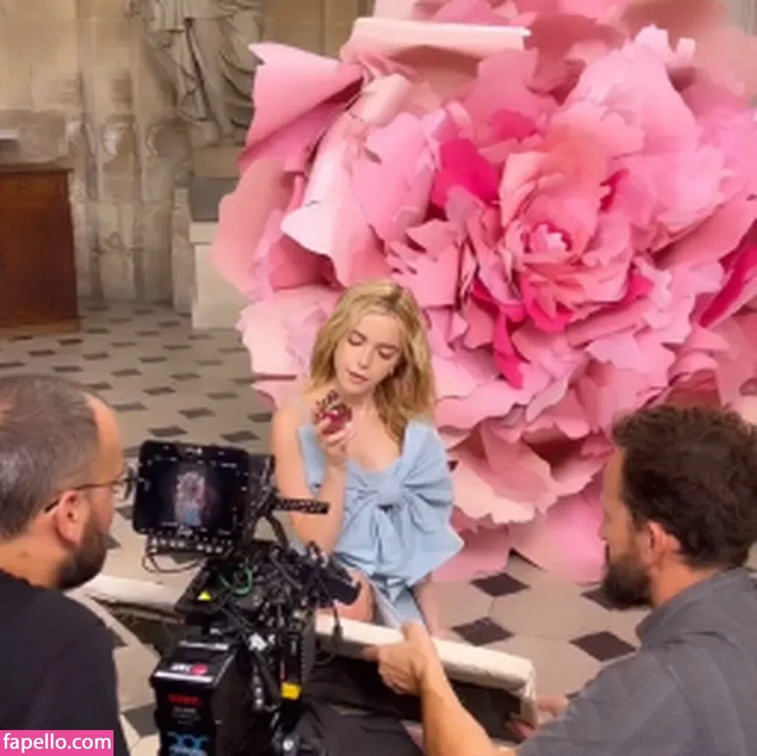 AdventuresSabrina / Kiernan Shipka / kiernanshipka Onlyfans Photo Gallery 