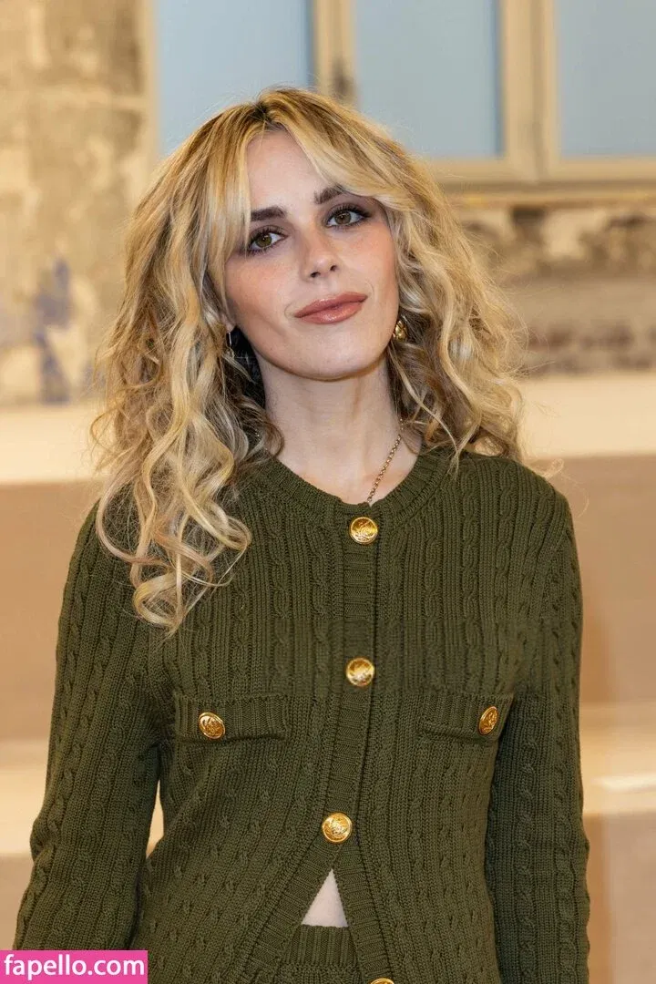 AdventuresSabrina / Kiernan Shipka / kiernanshipka Onlyfans Photo Gallery 