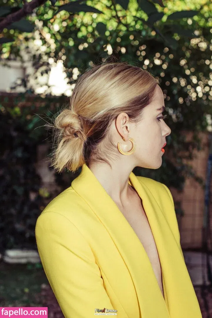 AdventuresSabrina / Kiernan Shipka / kiernanshipka Onlyfans Photo Gallery 