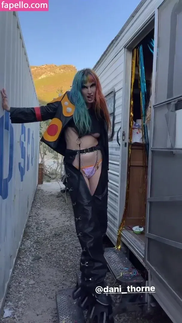 Dani Thorne / dani_thorne Onlyfans Photo Gallery 