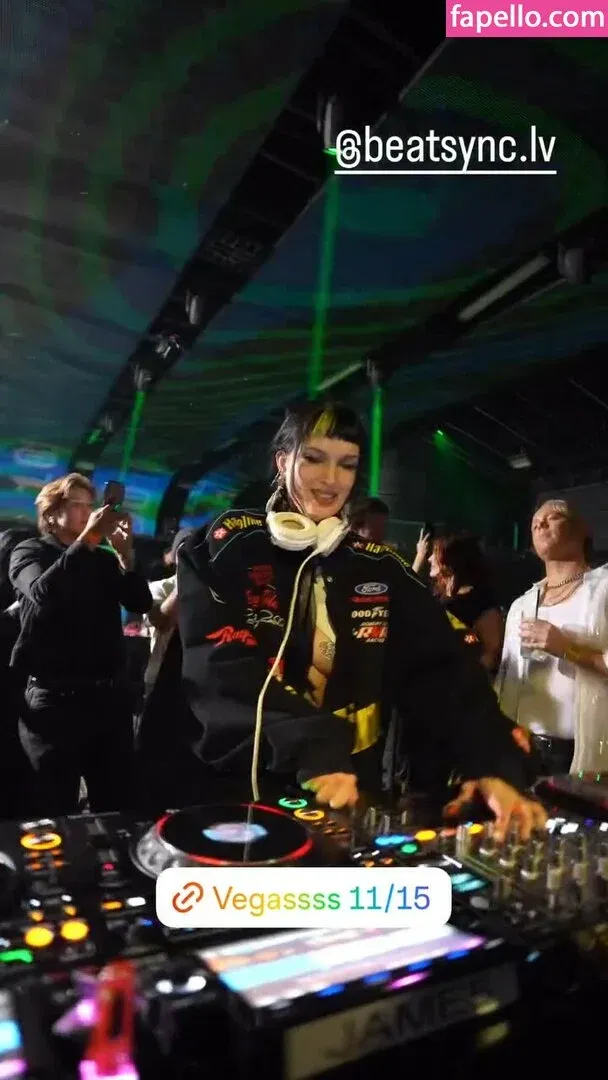 Dani Thorne / dani_thorne Onlyfans Photo Gallery 