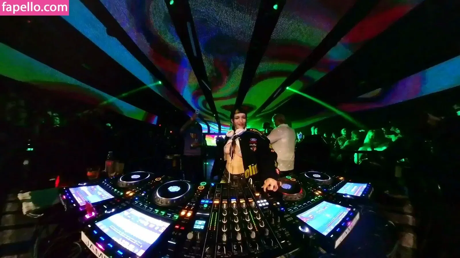 Dani Thorne / dani_thorne Onlyfans Photo Gallery 