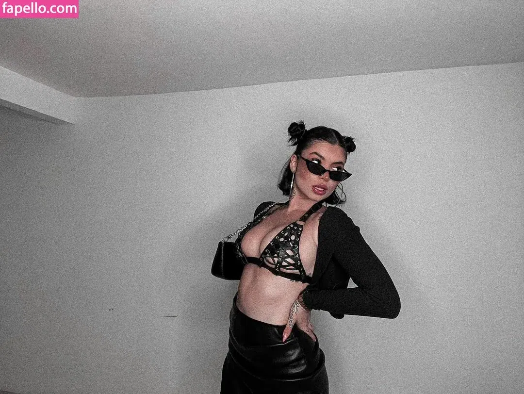 Alison Estrada / alisonestrada69 / alisonestrada__ Onlyfans Photo Gallery 