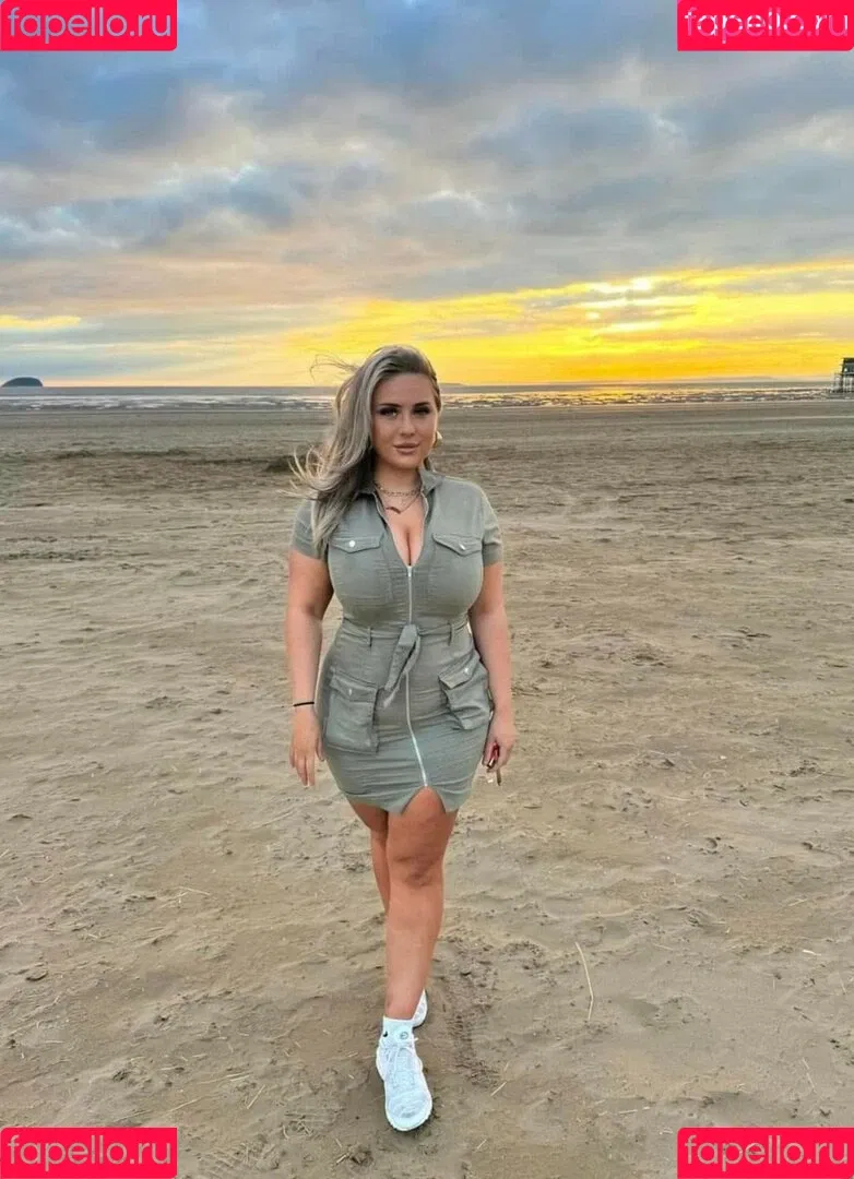 Zoe Sarah / zoe.sarah / zoesaraharies_ Onlyfans Photo Gallery 