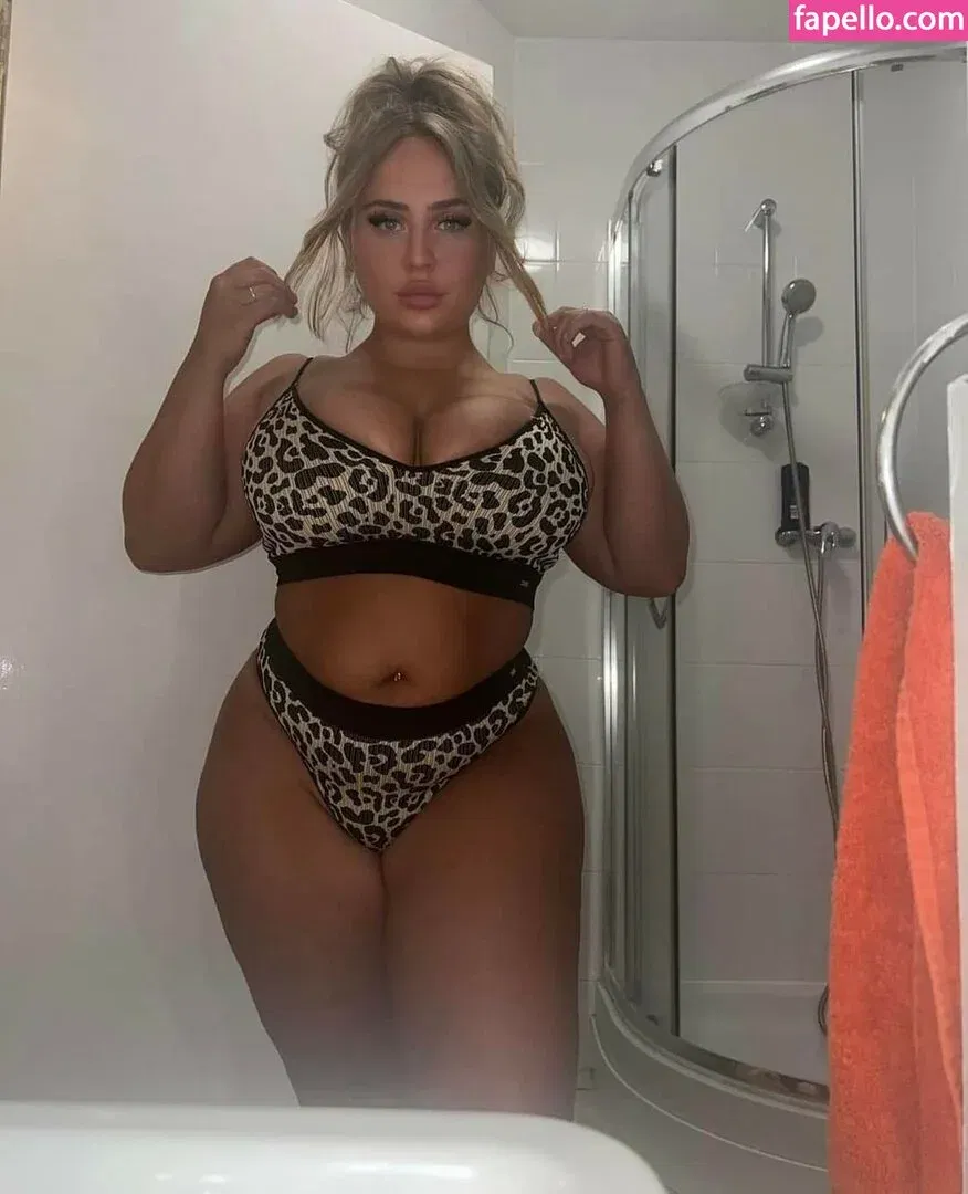 Zoe Sarah / zoe.sarah / zoesaraharies_ Onlyfans Photo Gallery 