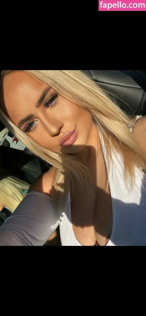 Zoe Sarah / zoe.sarah / zoesaraharies_ Onlyfans Photo Gallery 