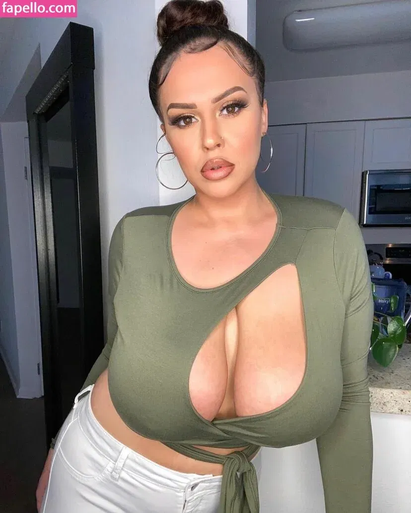 Giablaze / onlygiablaze Onlyfans Photo Gallery 